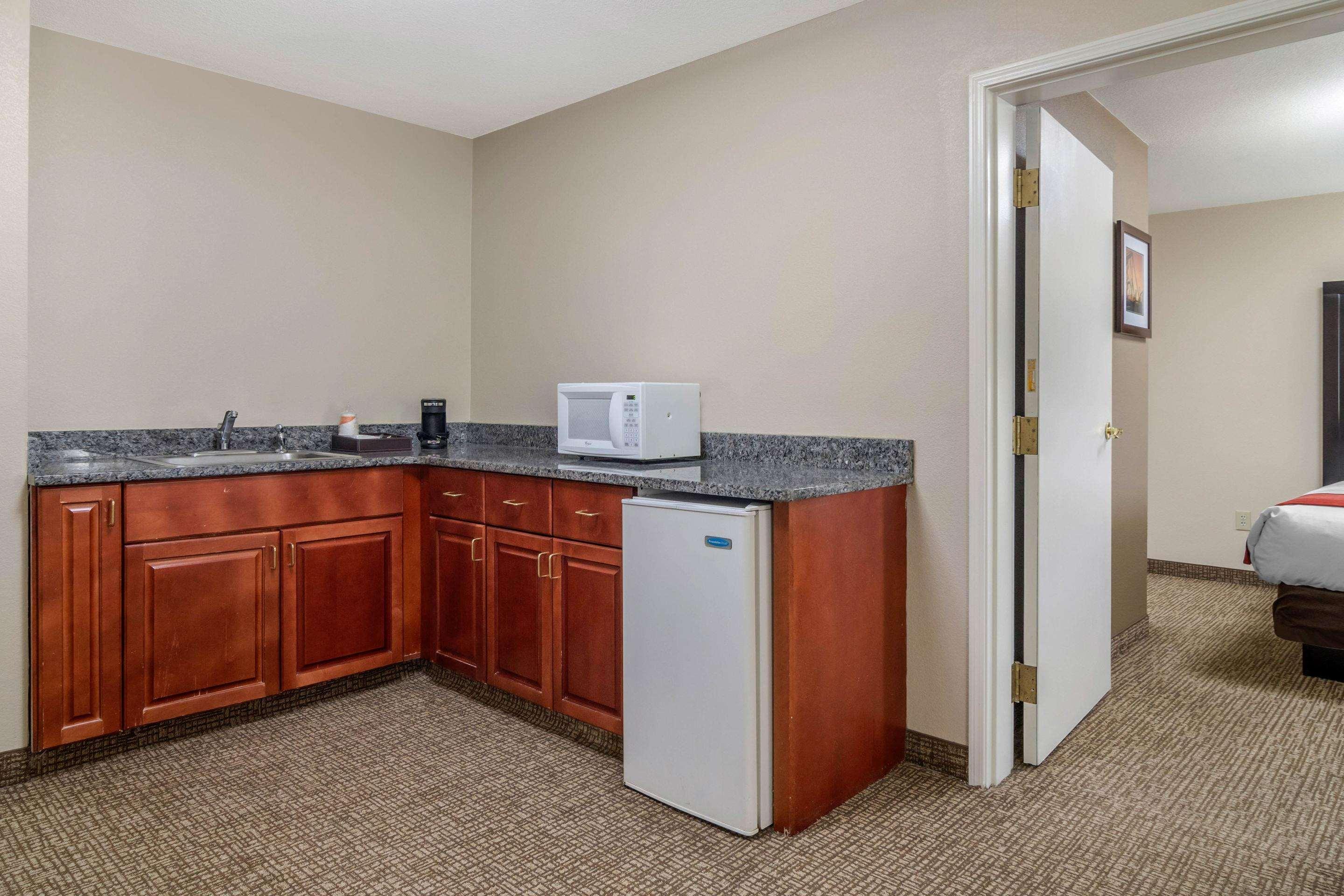 Comfort Inn & Suites Atlanta-Smyrna Eksteriør billede